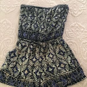 Strapless, floral-y print romper!